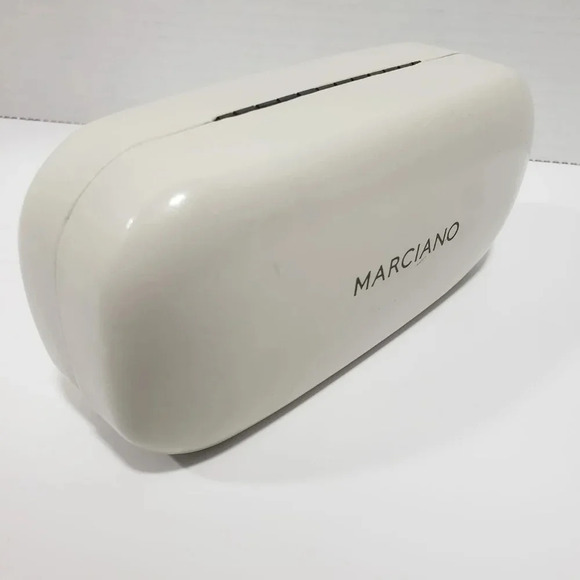 Guess by Marciano Womans GM754 Aviator Sunglasses with Case. - Picture 5 of 13